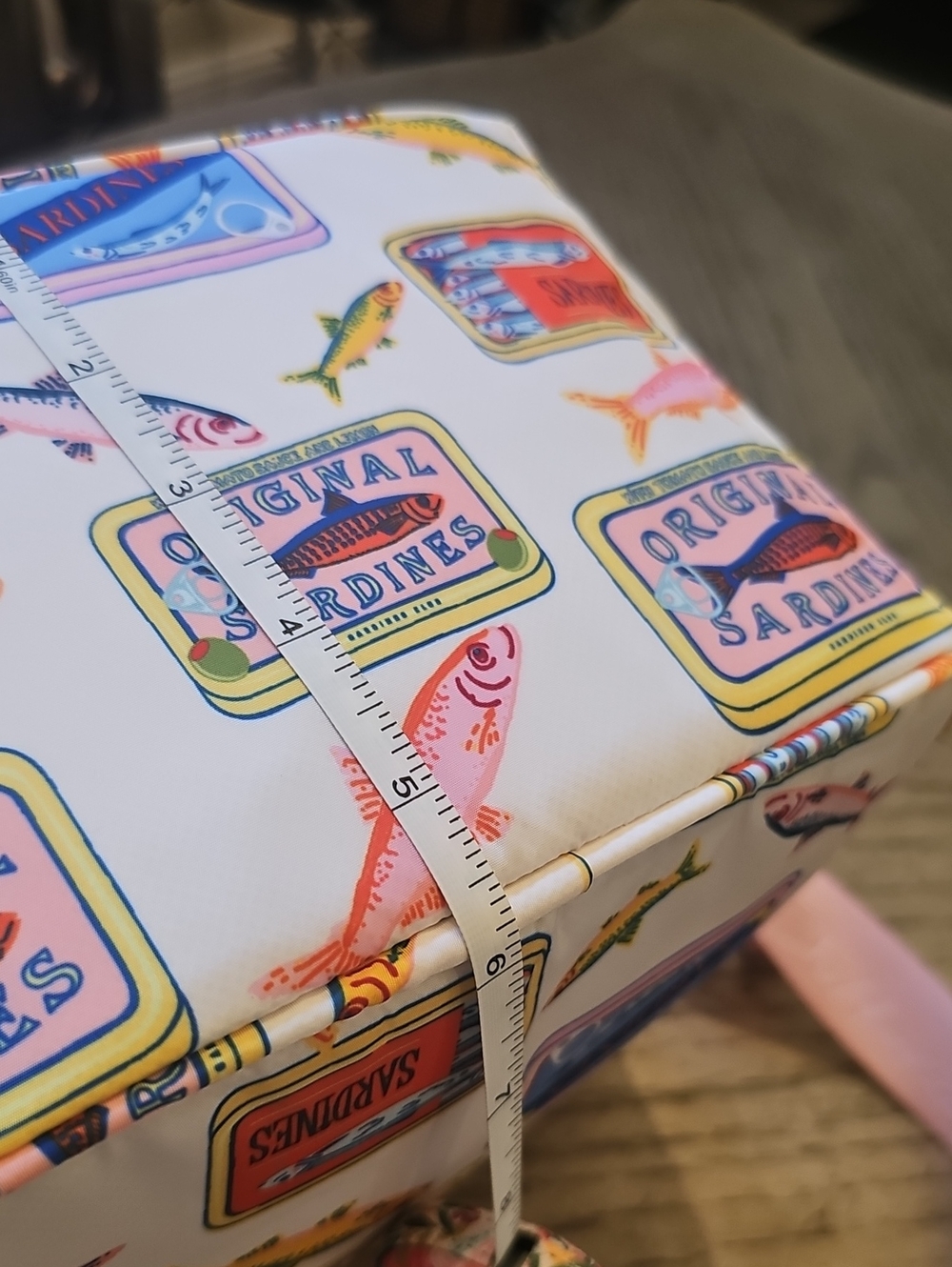 Betsey Johnson 'Original Sardines' Pink Crossbody Lunch Tote NWT - Picture 10 of 11